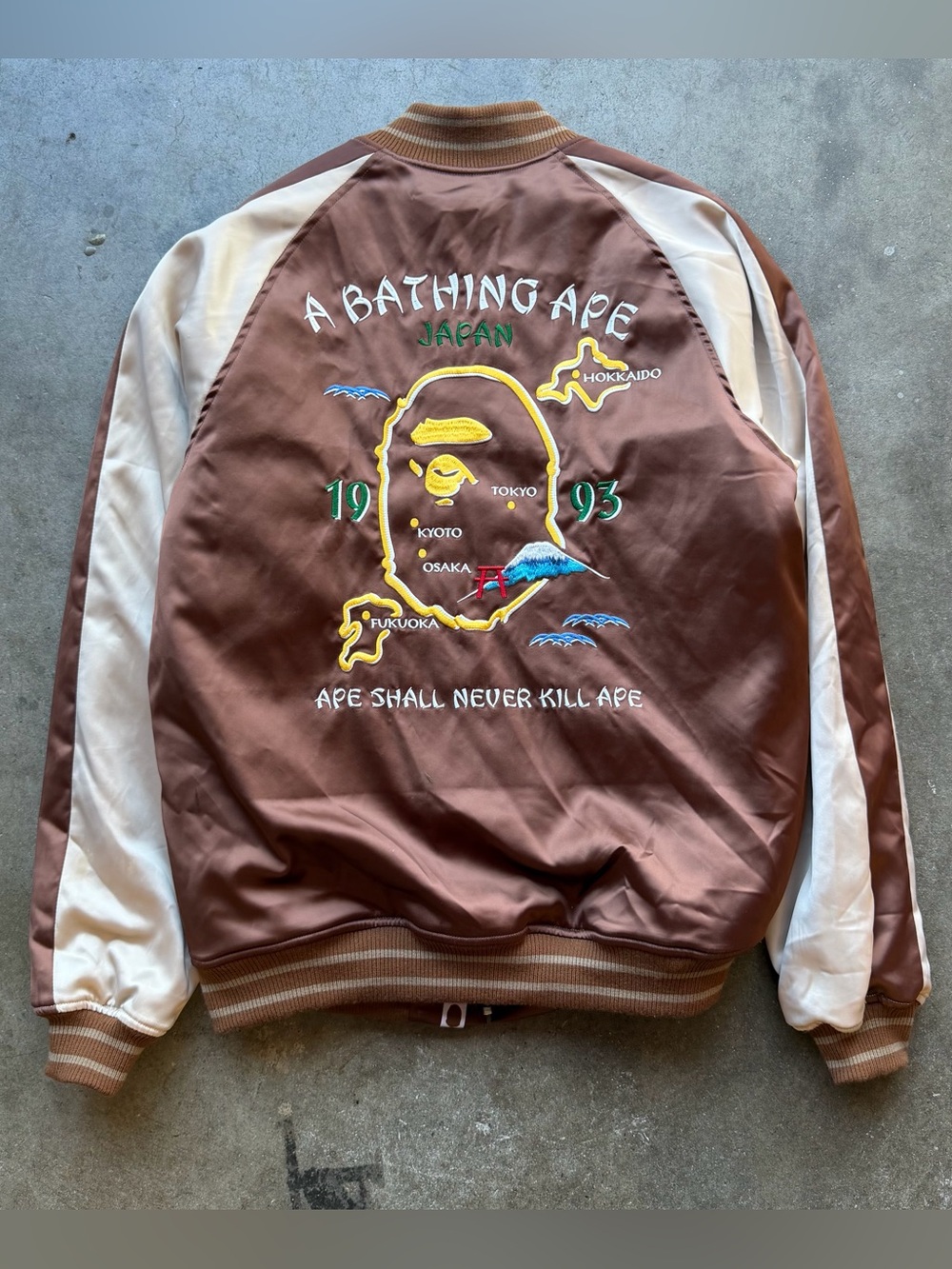Share Japanese Exclusive 1993 Bape Sukajan(Souvenir) Jacket Rare Brown colorway